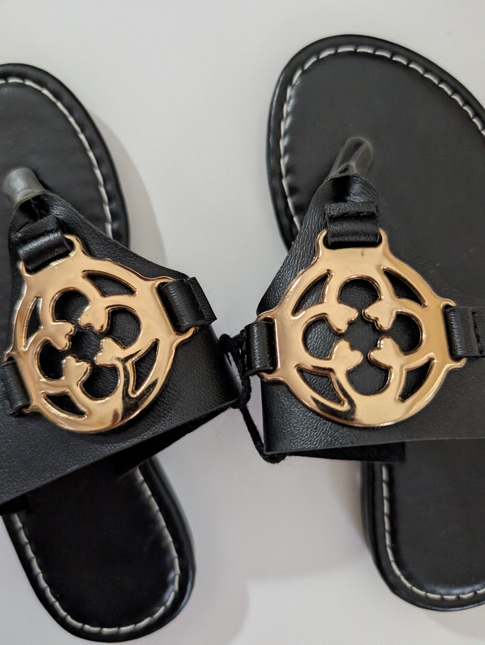 Girls Black Thong Sandals with Gold Medallion Accent - Picture 4 of 4